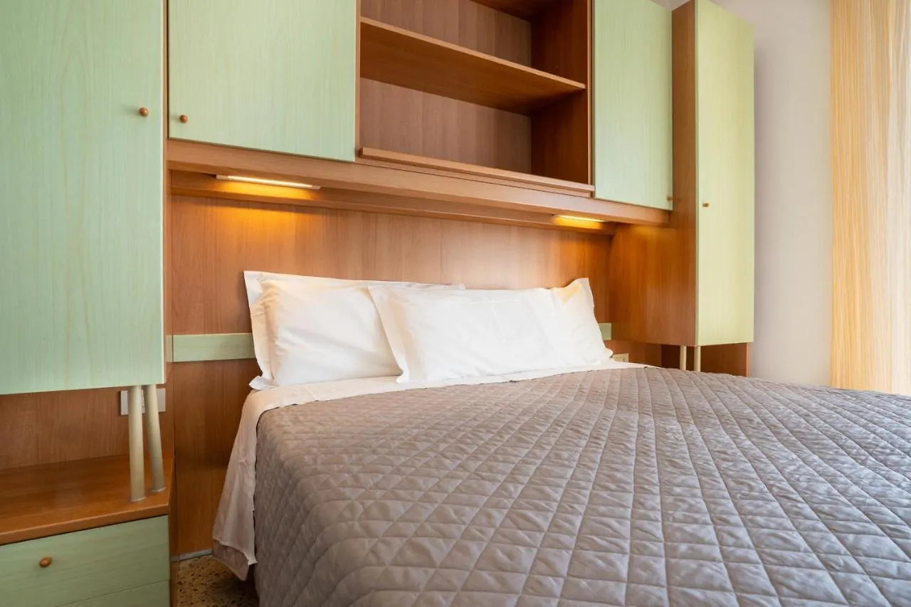 Hotel Dolomiti Caorle 3*,  Italien